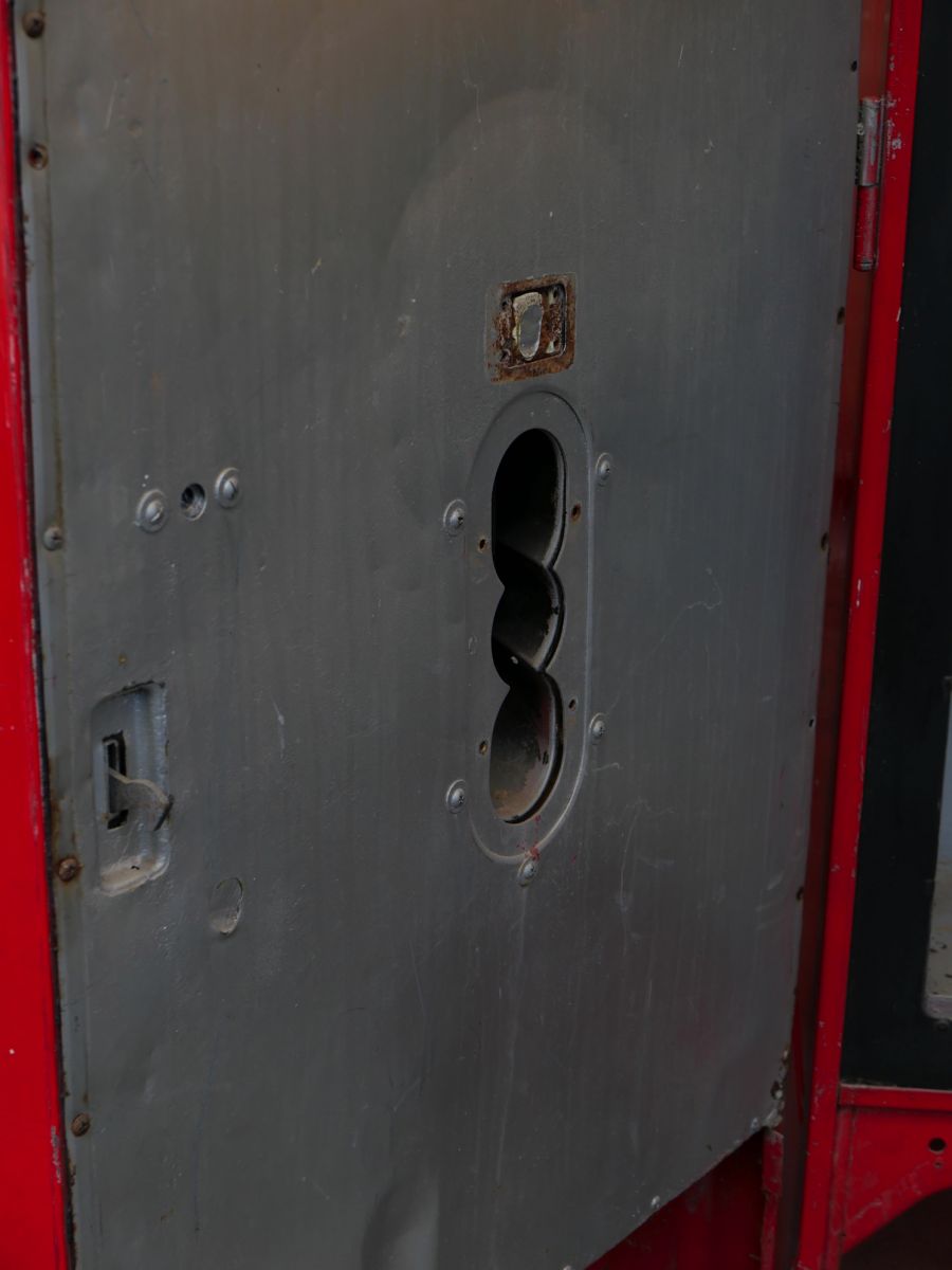 ancien distributeur frigo americain COCA COLA dans son jus – Image 14