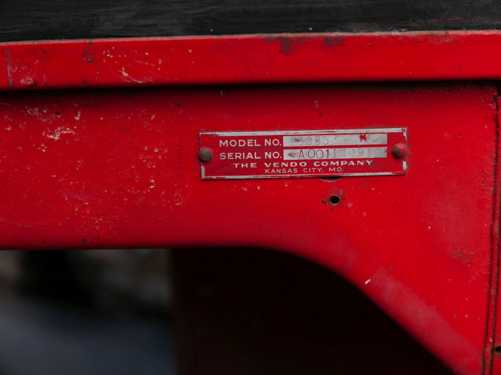 ancien distributeur frigo americain COCA COLA dans son jus – Image 16