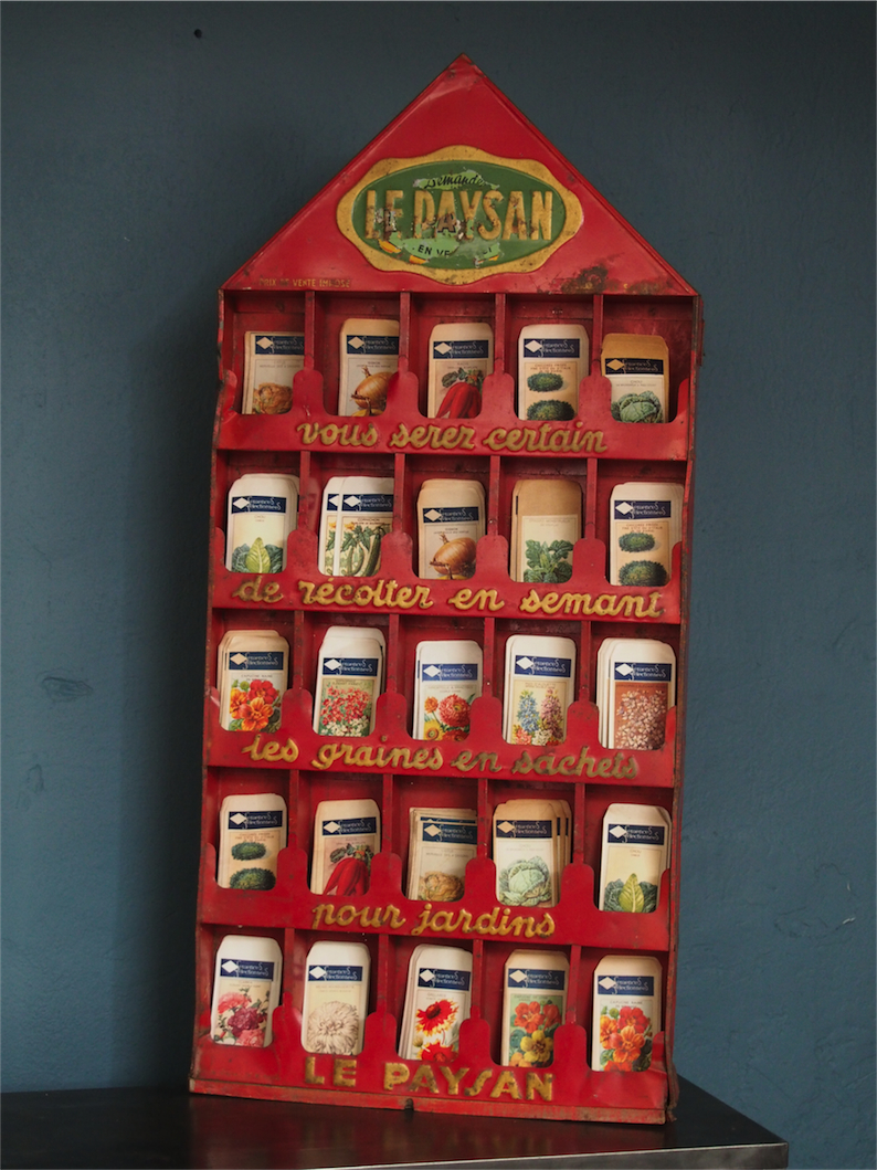ancien presentoir tole sachet de graine le paysan avec plus de 300 sachets – Image 2