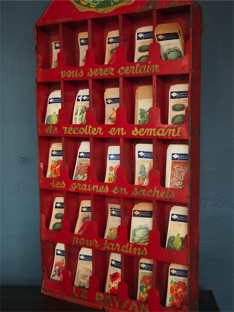 ancien presentoir tole sachet de graine le paysan avec plus de 300 sachets – Image 4
