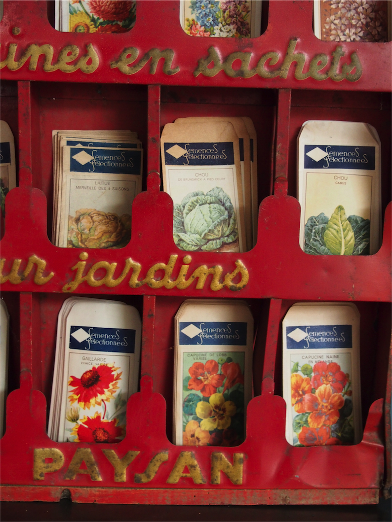 ancien presentoir tole sachet de graine le paysan avec plus de 300 sachets – Image 8