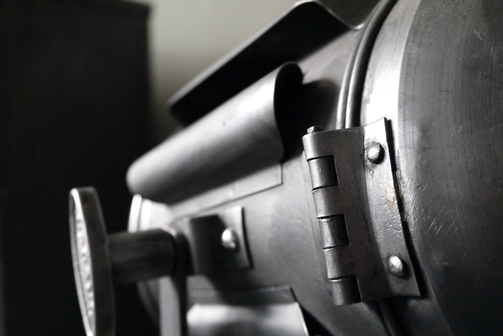 ancien Projecteur de cinema Gruber annees 40 – Image 16