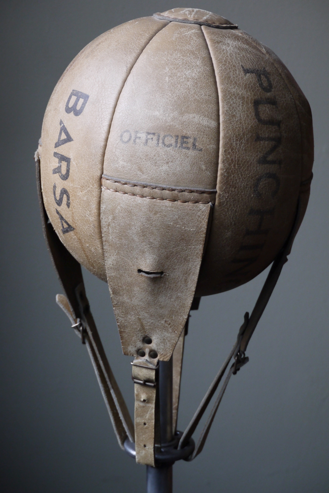 ancien puching ball boxe ballon cuir Bardou sports Paris – Image 5