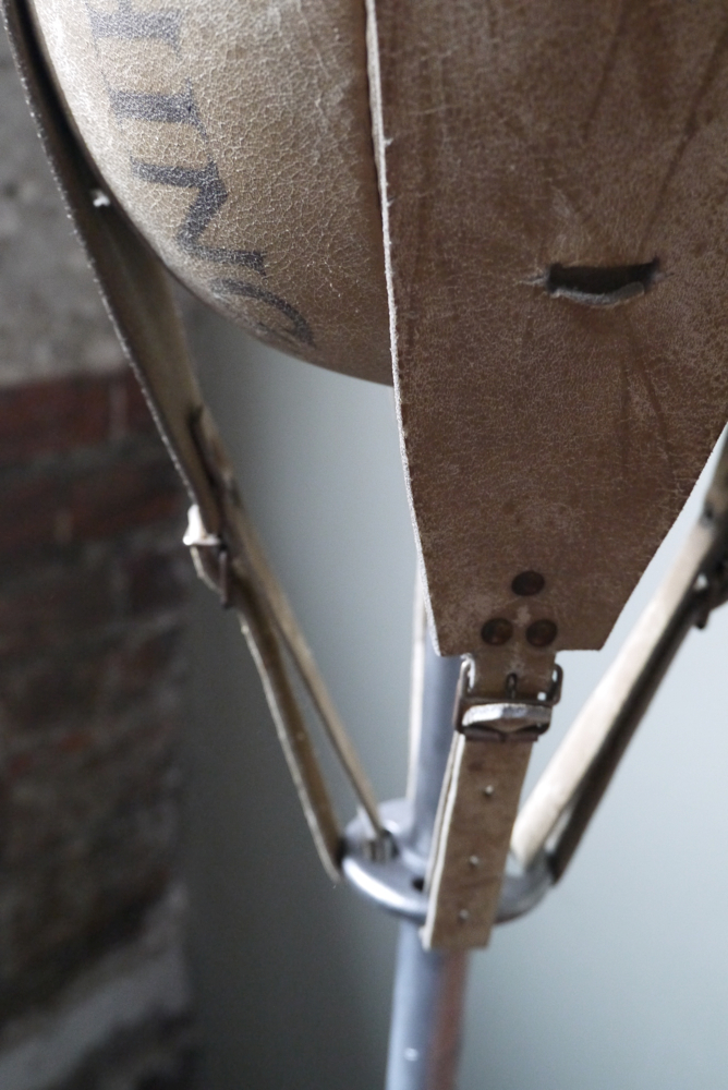 ancien puching ball boxe ballon cuir Bardou sports Paris – Image 9