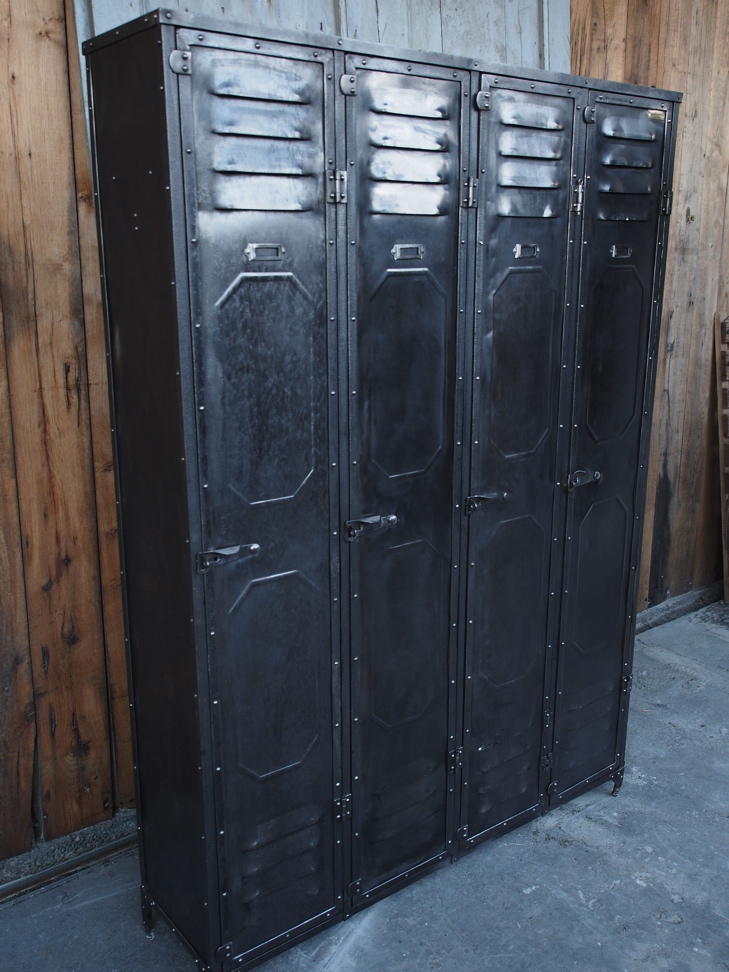 antiguo guardarropa de los talleres Schwartz-Hautmont - Image 12