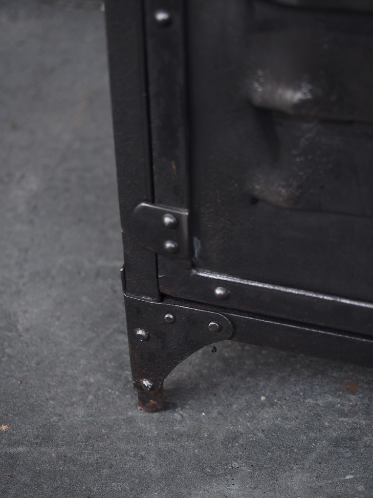 antiguo guardarropa de los talleres Schwartz-Hautmont - Image 13