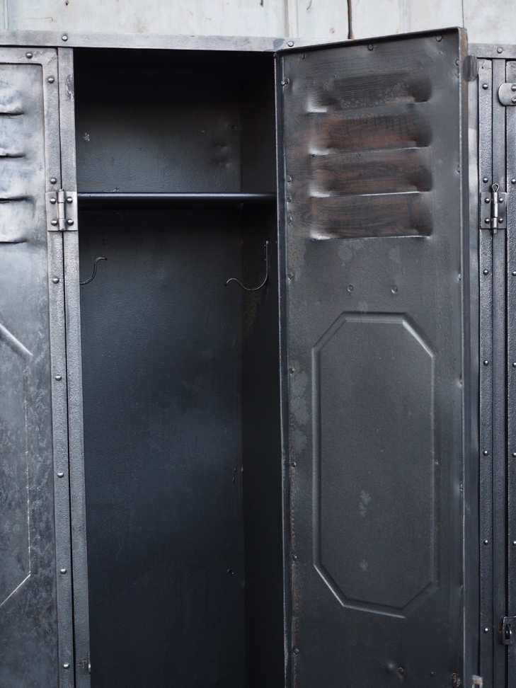 antiguo guardarropa de los talleres Schwartz-Hautmont - Image 14