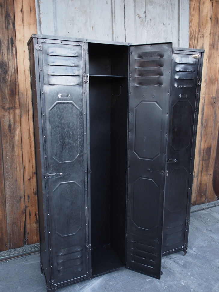 antiguo guardarropa de los talleres Schwartz-Hautmont - Image 15
