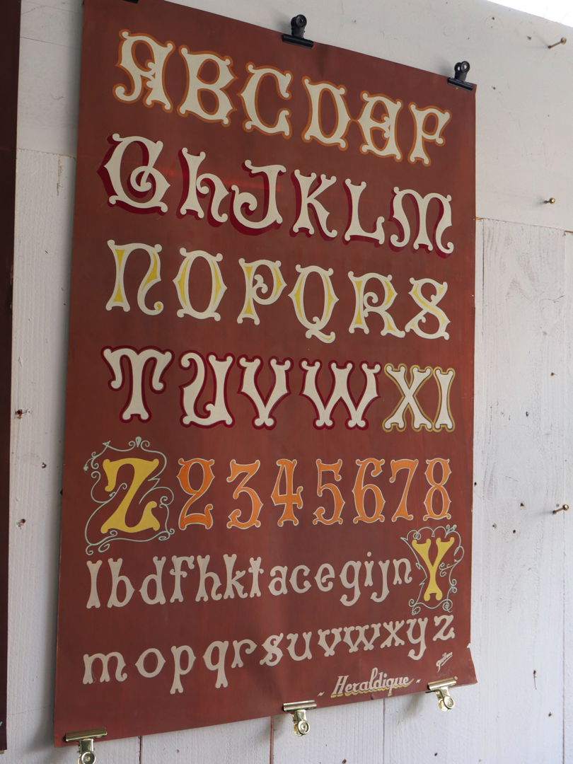 ancien abecedaire affiche de presentation peintre en lettres – Image 9