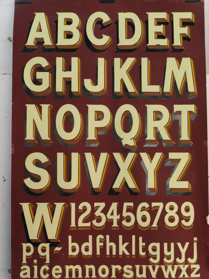 ancien abecedaire affiche de presentation peintre en lettres – Image 4