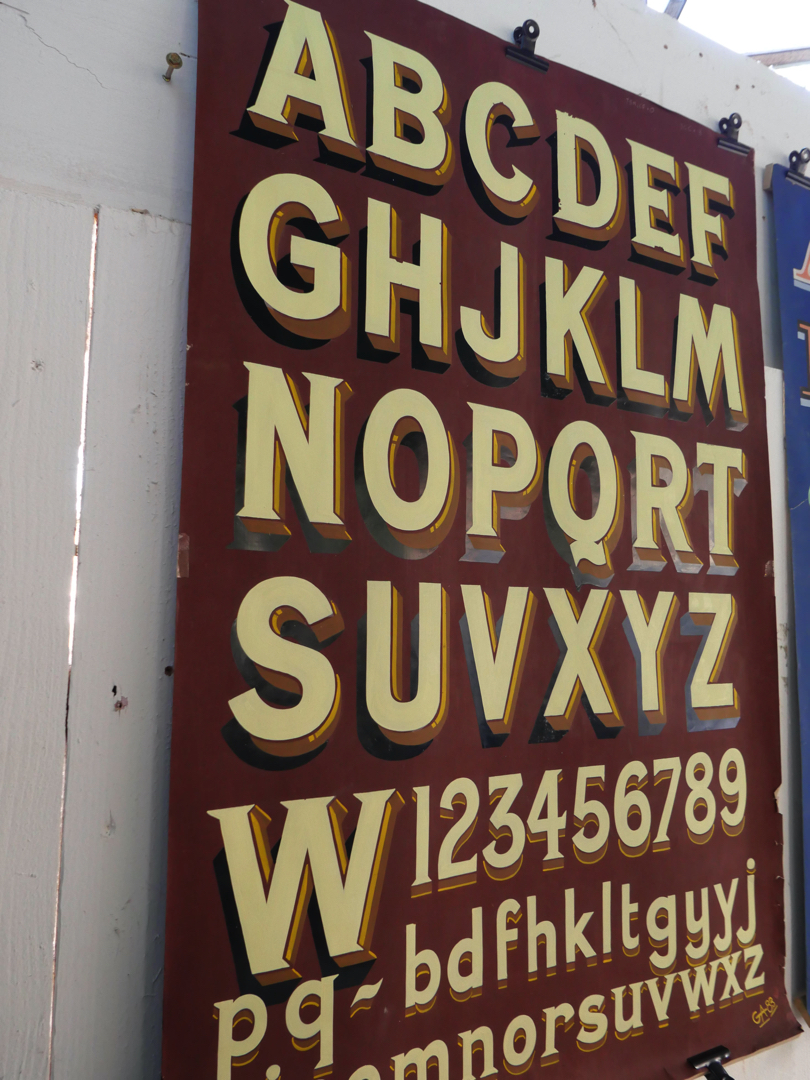 ancien abecedaire affiche de presentation peintre en lettres – Image 9