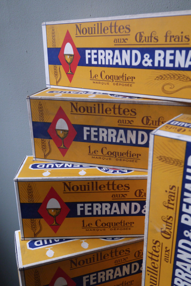 1 ancienne boite d'epicerie en carton pour les pates ferrand & Renaud – Image 3