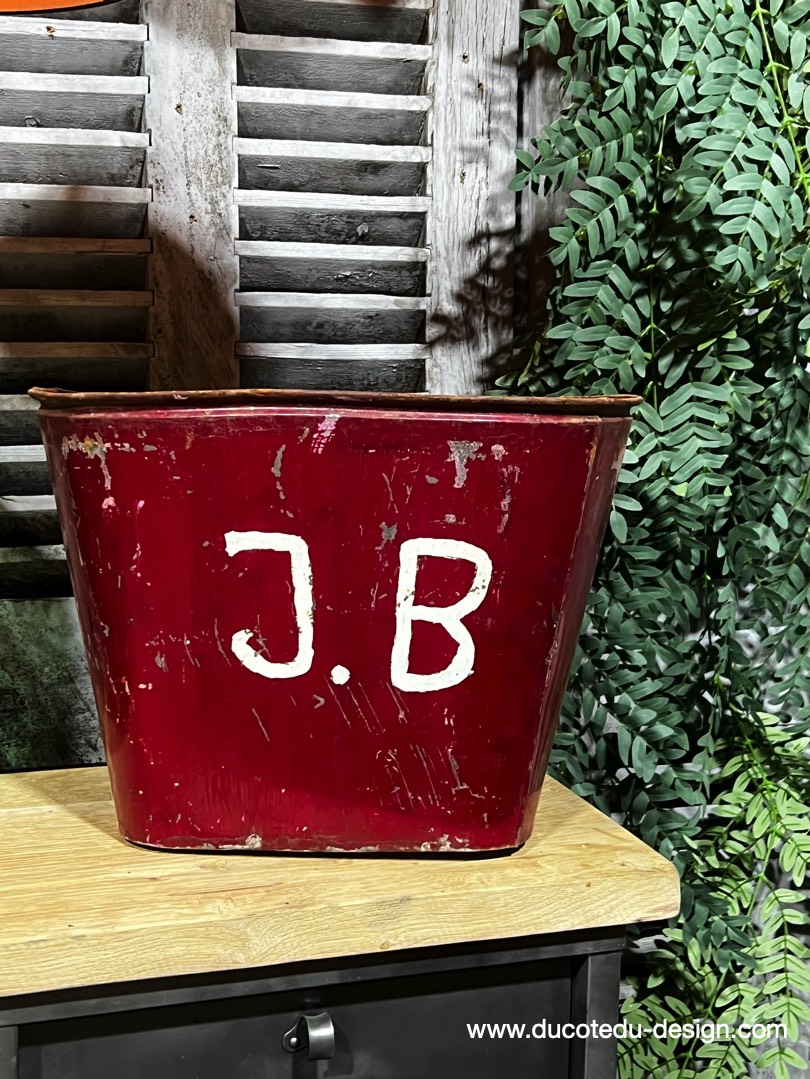 caisse de vendanges en metal patine d'origine – Image 3