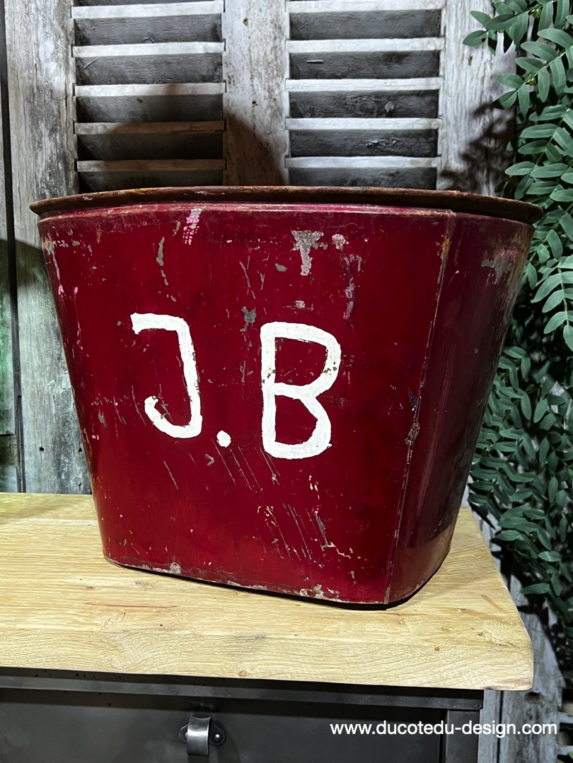 caisse de vendanges en metal patine d'origine – Image 6