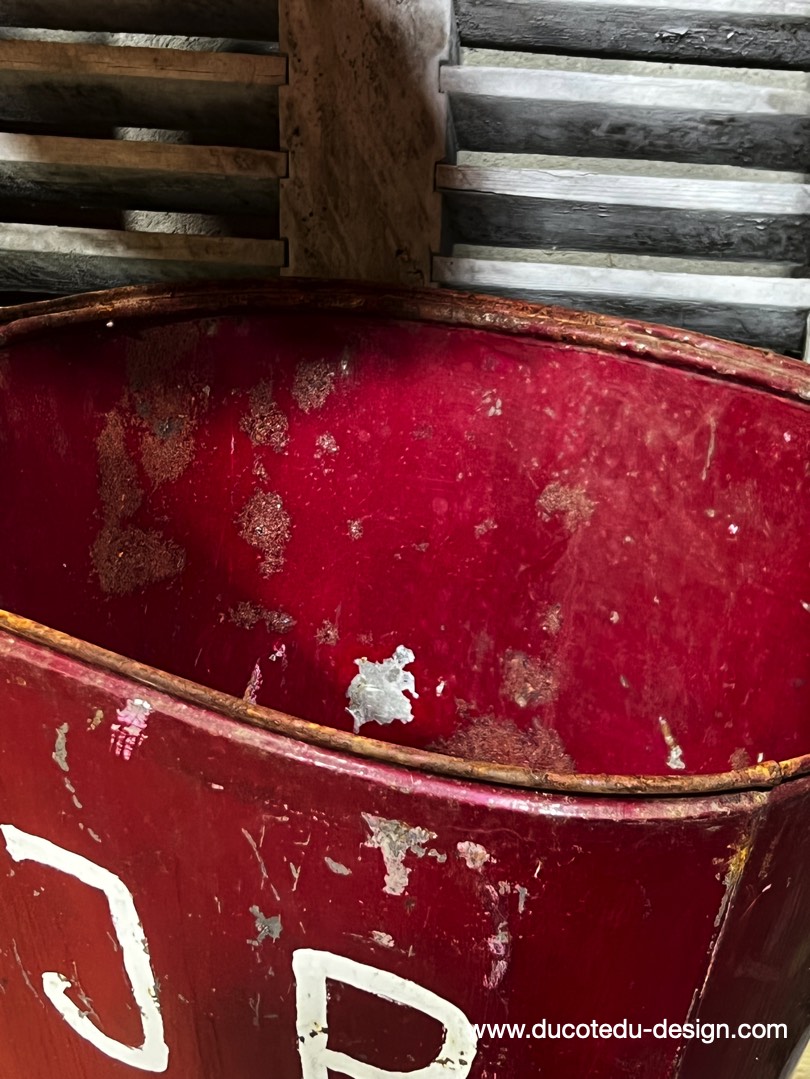 caisse de vendanges en metal patine d'origine – Image 7