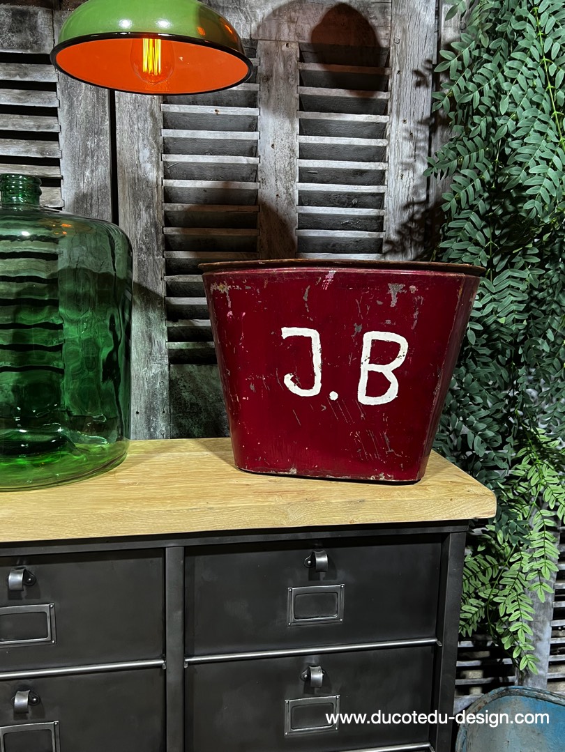 caisse de vendanges en metal patine d'origine – Image 8