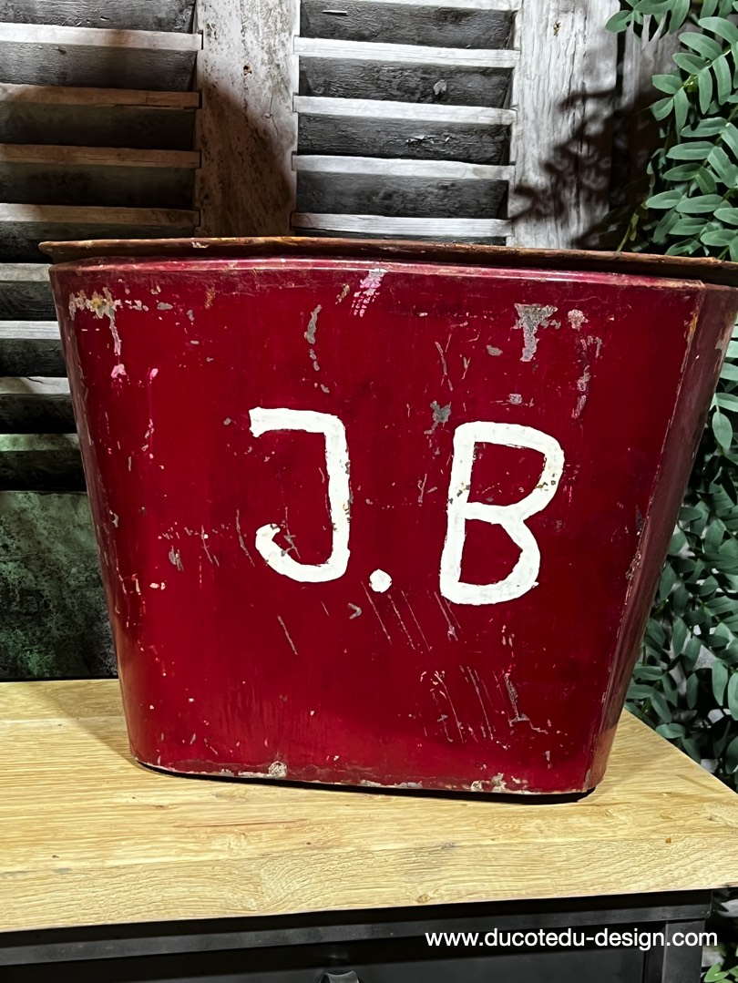 caisse de vendanges en metal patine d'origine – Image 9