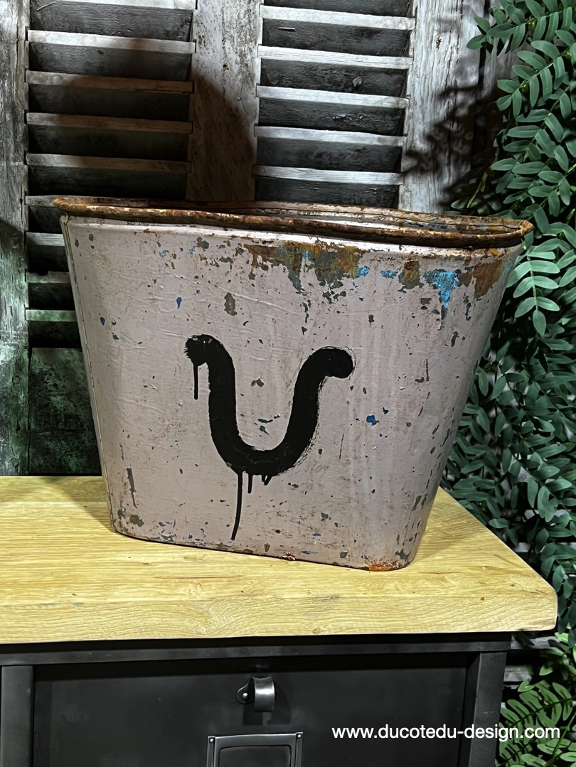 caisse de vendanges en metal patine d'origine – Image 3