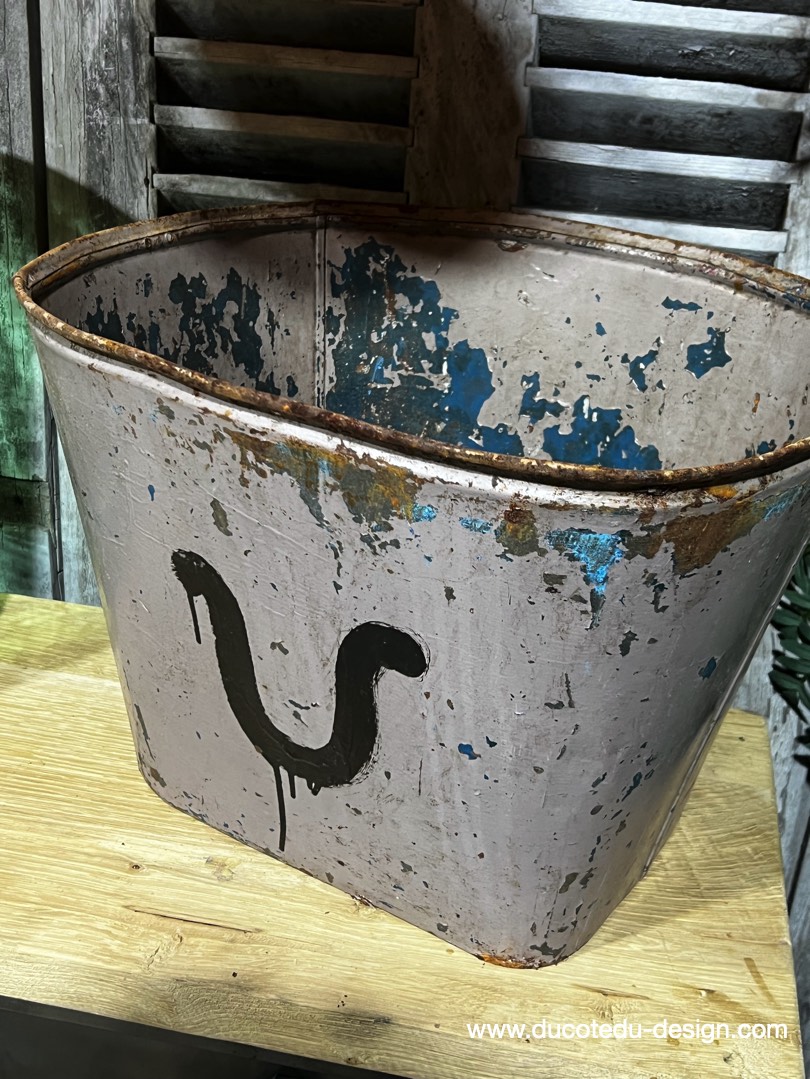 caisse de vendanges en metal patine d'origine – Image 5