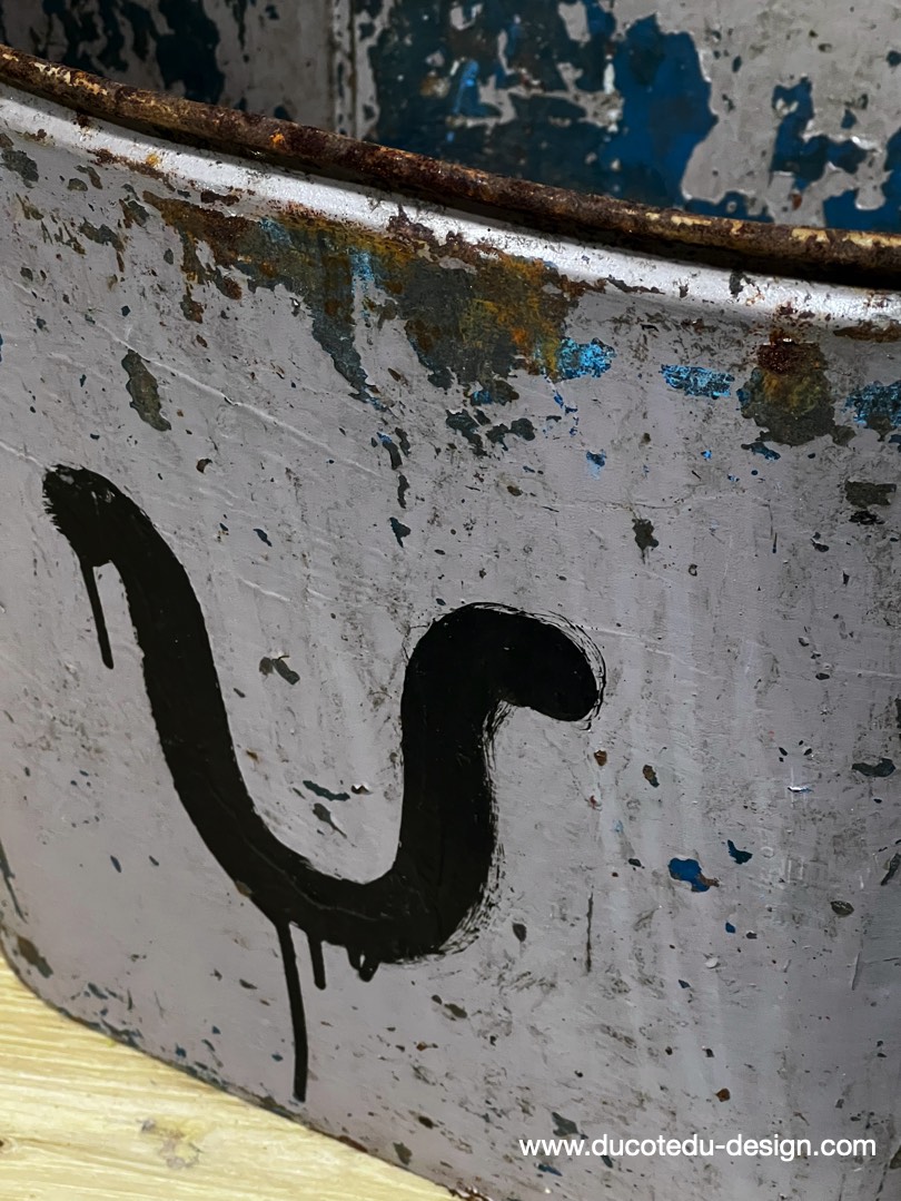 caisse de vendanges en metal patine d'origine – Image 6