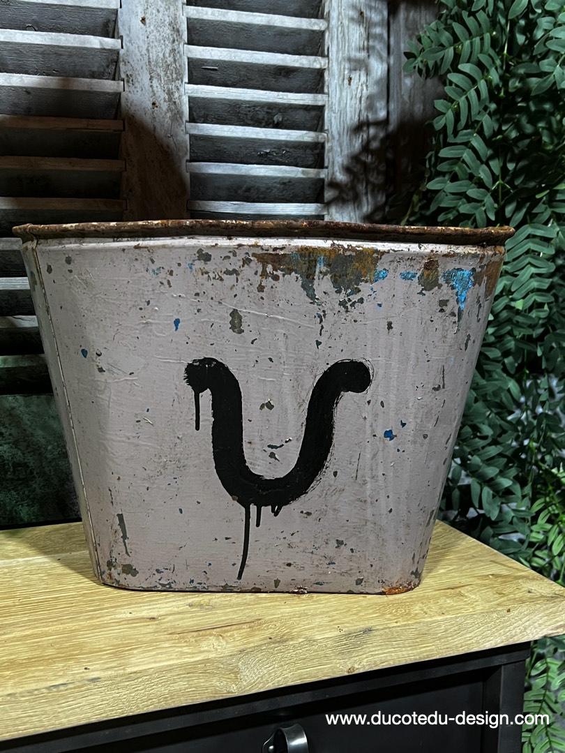 caisse de vendanges en metal patine d'origine – Image 7