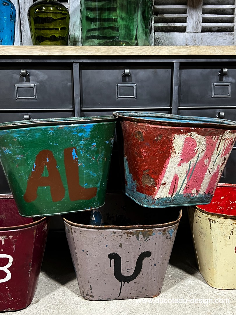 caisse de vendanges en metal patine d'origine – Image 13