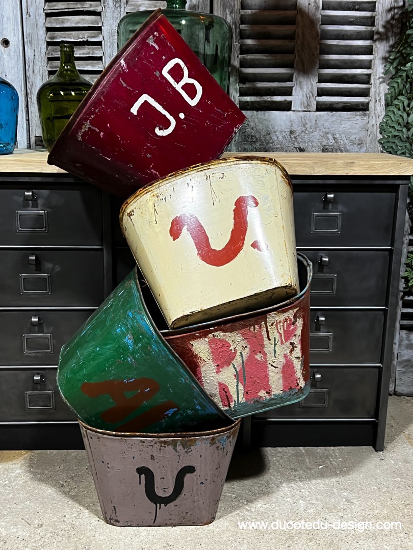 caisse de vendanges en metal patine d'origine – Image 11