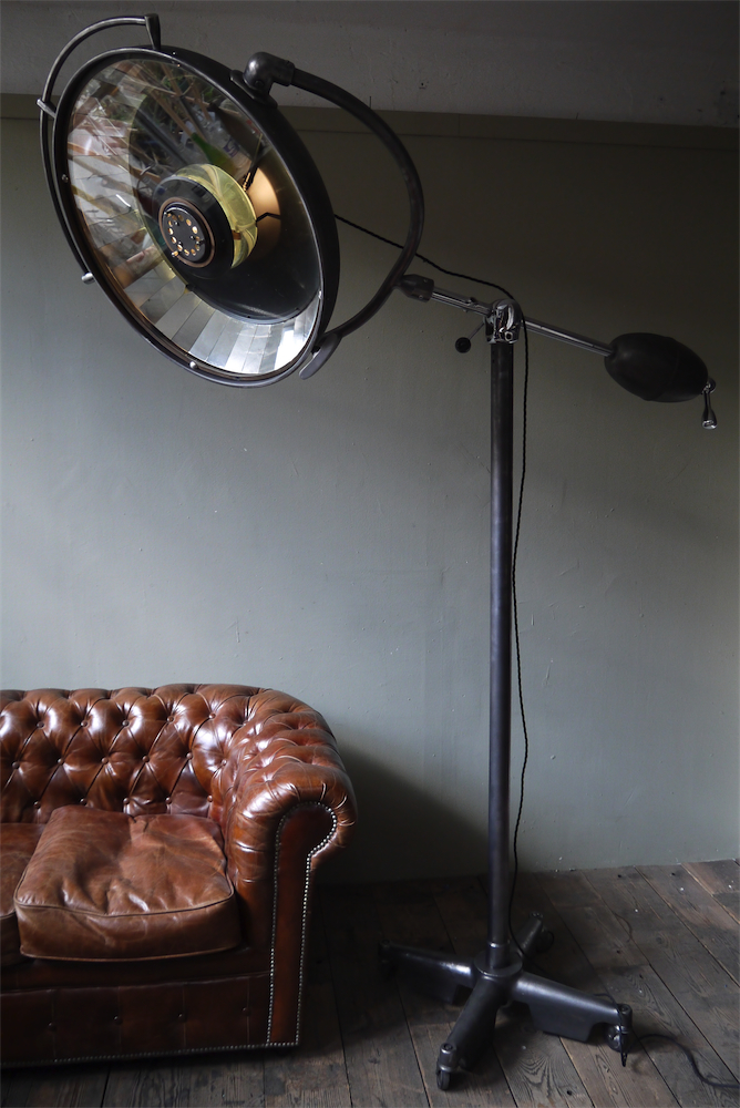 grande lampe scialytique bbt sur pied contre poids – Image 3