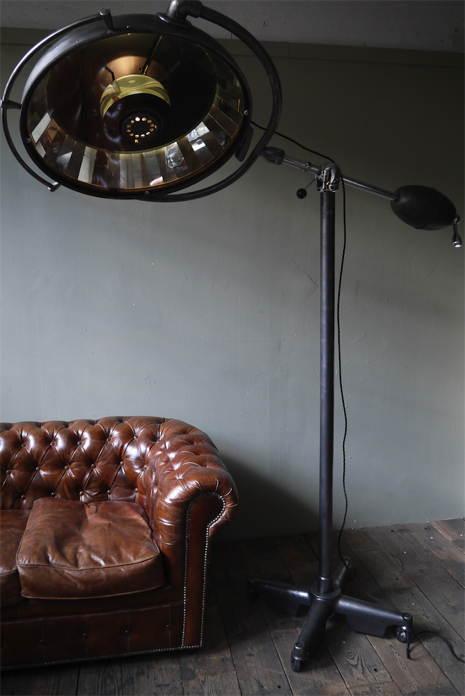 grande lampe scialytique bbt sur pied contre poids – Image 4