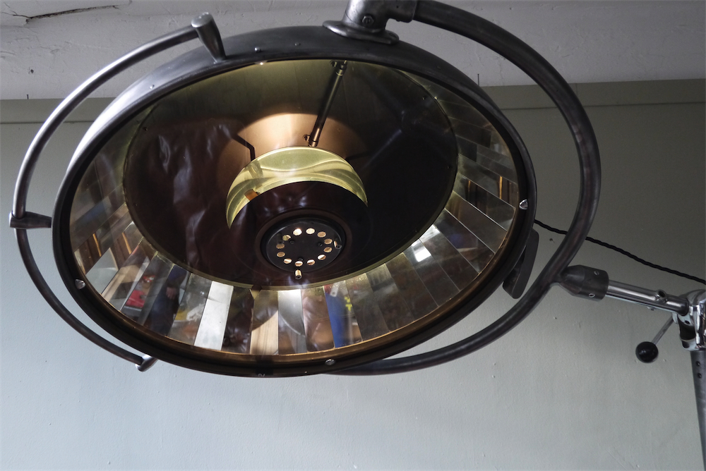 grande lampe scialytique bbt sur pied contre poids – Image 7