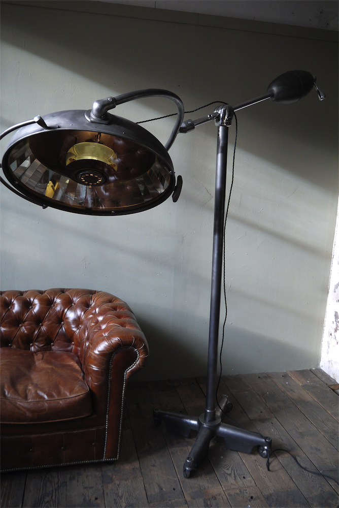 grande lampe scialytique bbt sur pied contre poids – Image 12