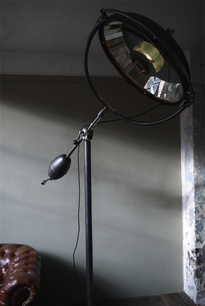 grande lampe scialytique bbt sur pied contre poids – Image 18