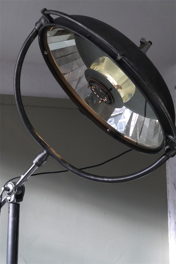 grande lampe scialytique bbt sur pied contre poids – Image 19