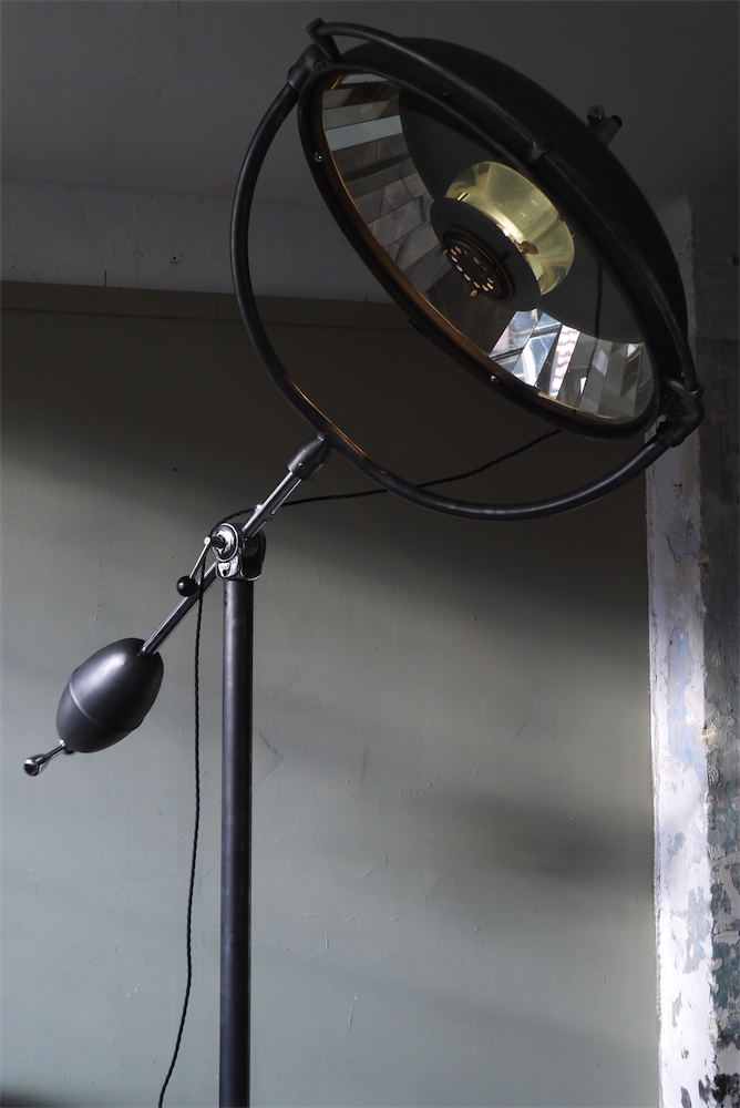 grande lampe scialytique bbt sur pied contre poids – Image 21