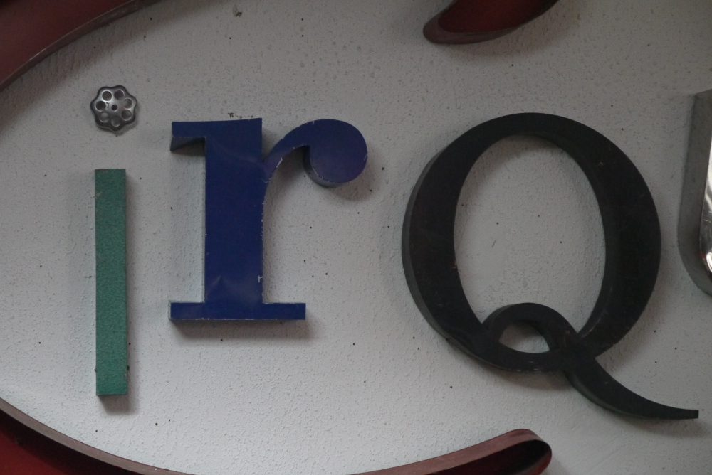 grand mot composé d'ancienne lettre enseigne CIRQUE – Image 7