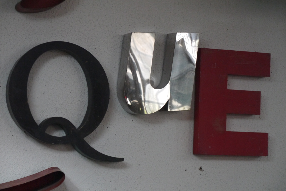 grand mot composé d'ancienne lettre enseigne CIRQUE – Image 8