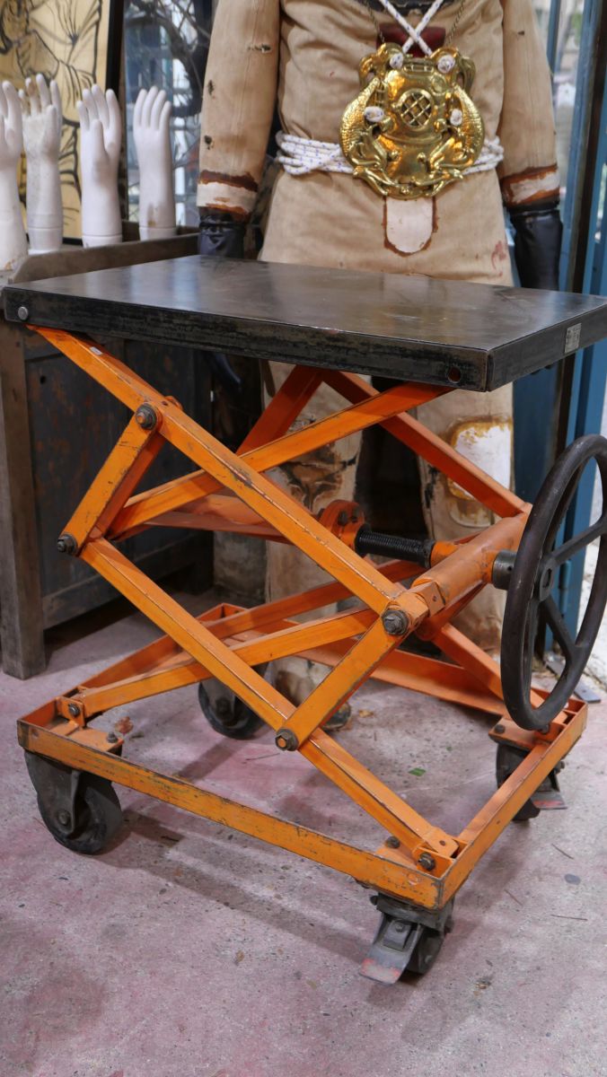 Ancienne table elevatrice d'atelier console ou table basse patine d'origine – Image 3