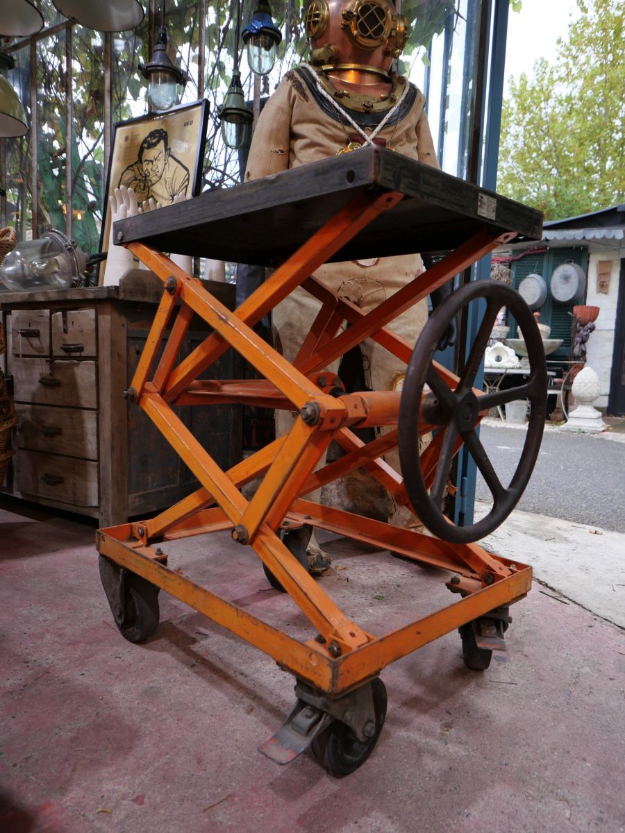 Ancienne table elevatrice d'atelier console ou table basse patine d'origine – Image 2