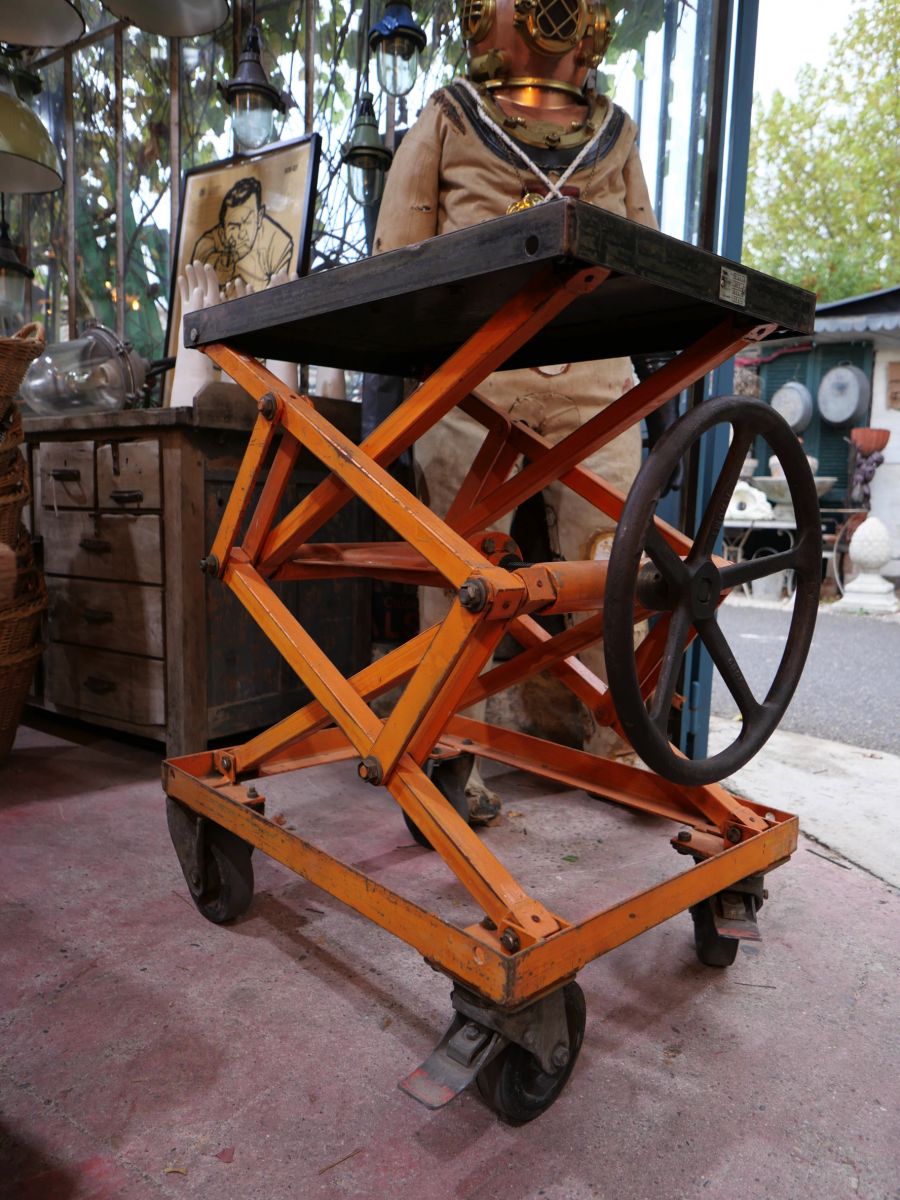 Ancienne table elevatrice d'atelier console ou table basse patine d'origine – Image 14