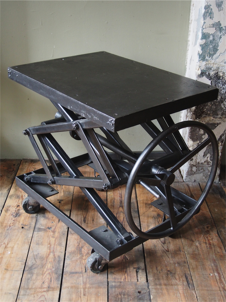 Ancienne table elevatrice d'atelier console ou table basse – Image 8