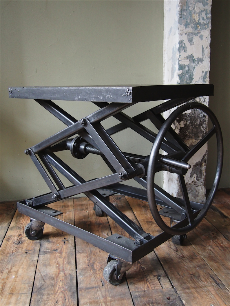 Ancienne table elevatrice d'atelier console ou table basse – Image 12