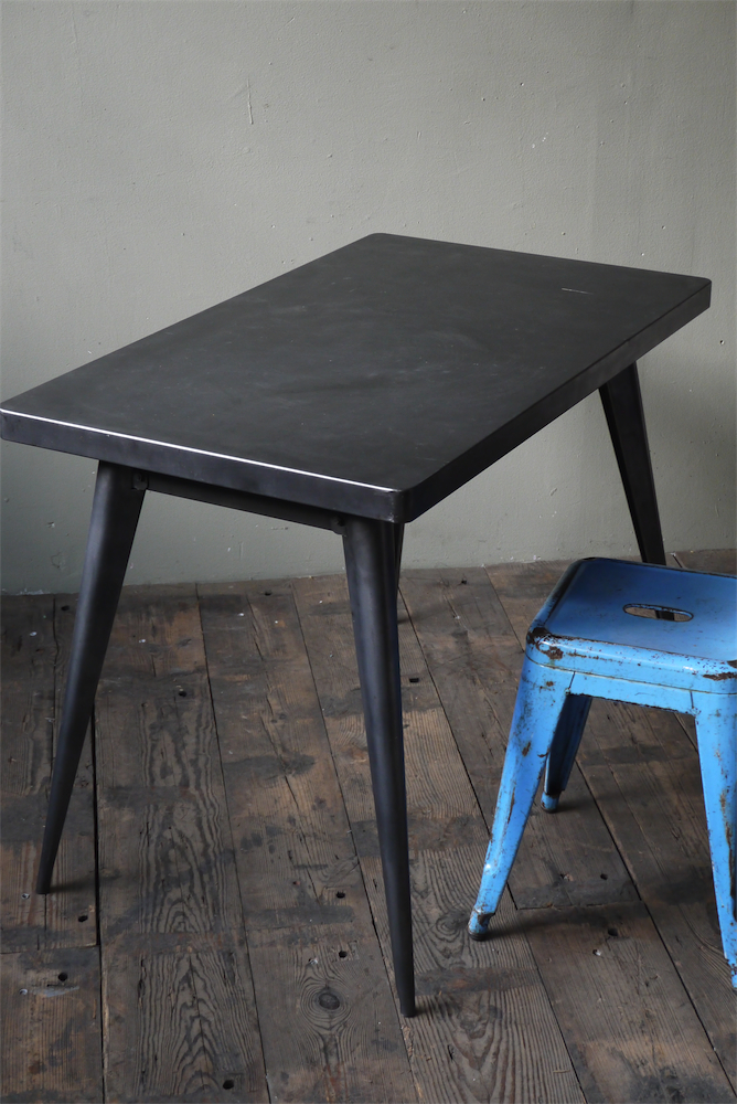 La célèbre table 55 Tolix patine graphite – Image 4