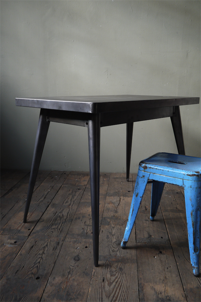 La célèbre table 55 Tolix patine graphite – Image 7