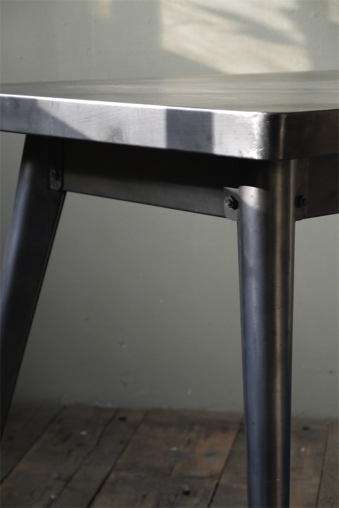 La célèbre table 55 Tolix patine graphite – Image 9