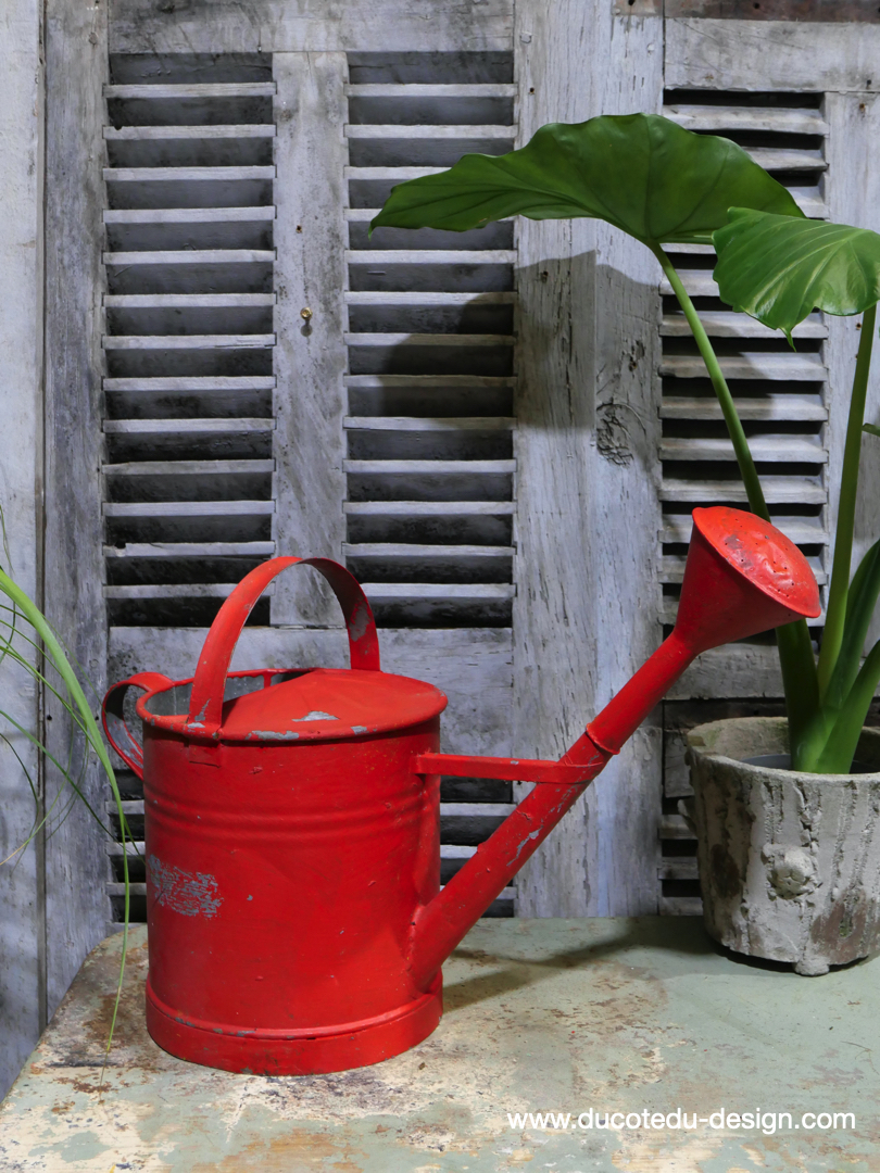 Arrosoir en zinc rouge – Image 2