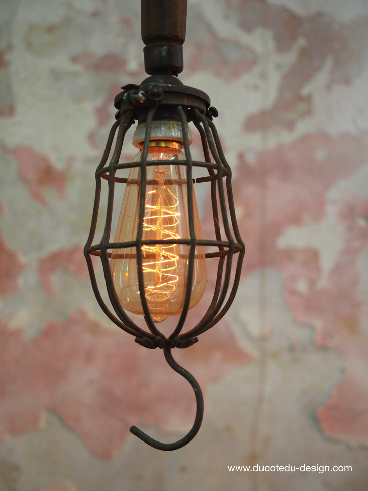 lustre de 3 baladeuse industrielle des USA equipant les caves de new York – Image 9