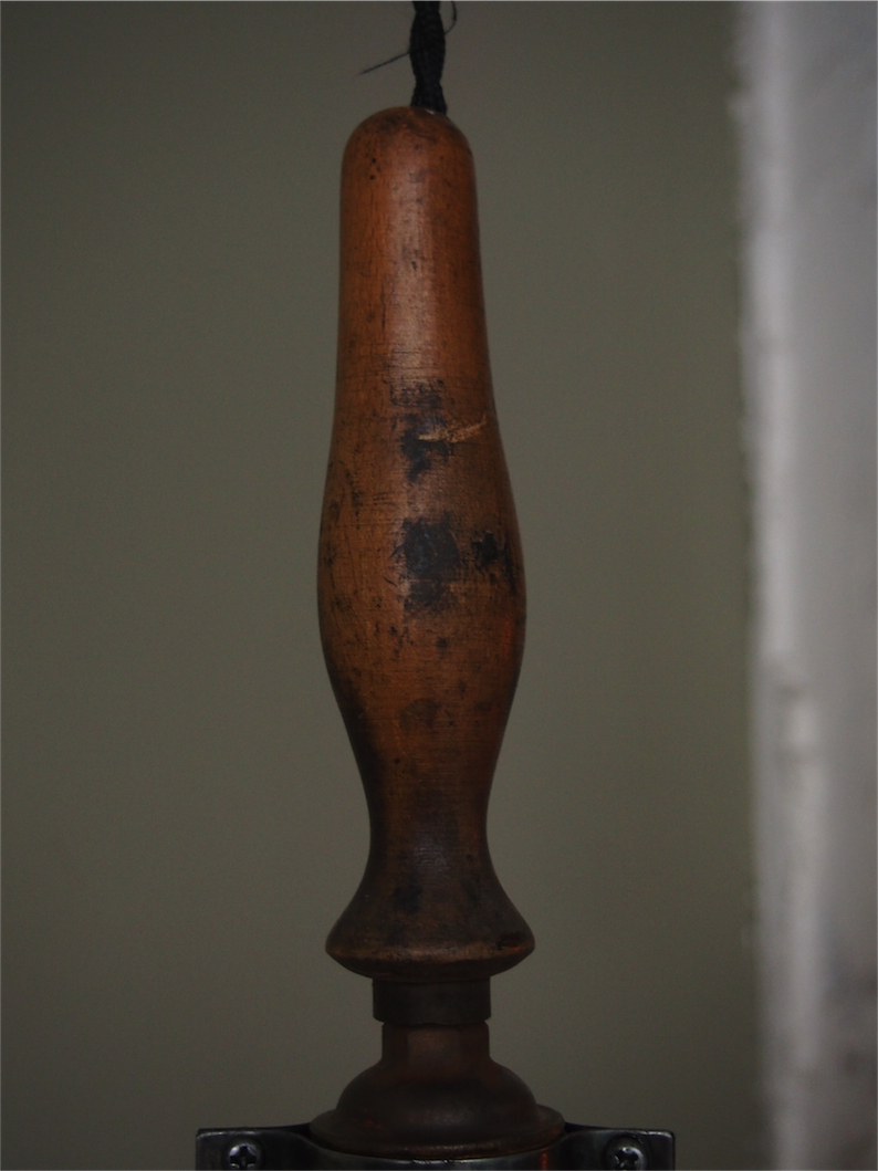 1 ancienne baladeuse industrielle des USA equipant les caves de new York – Image 9