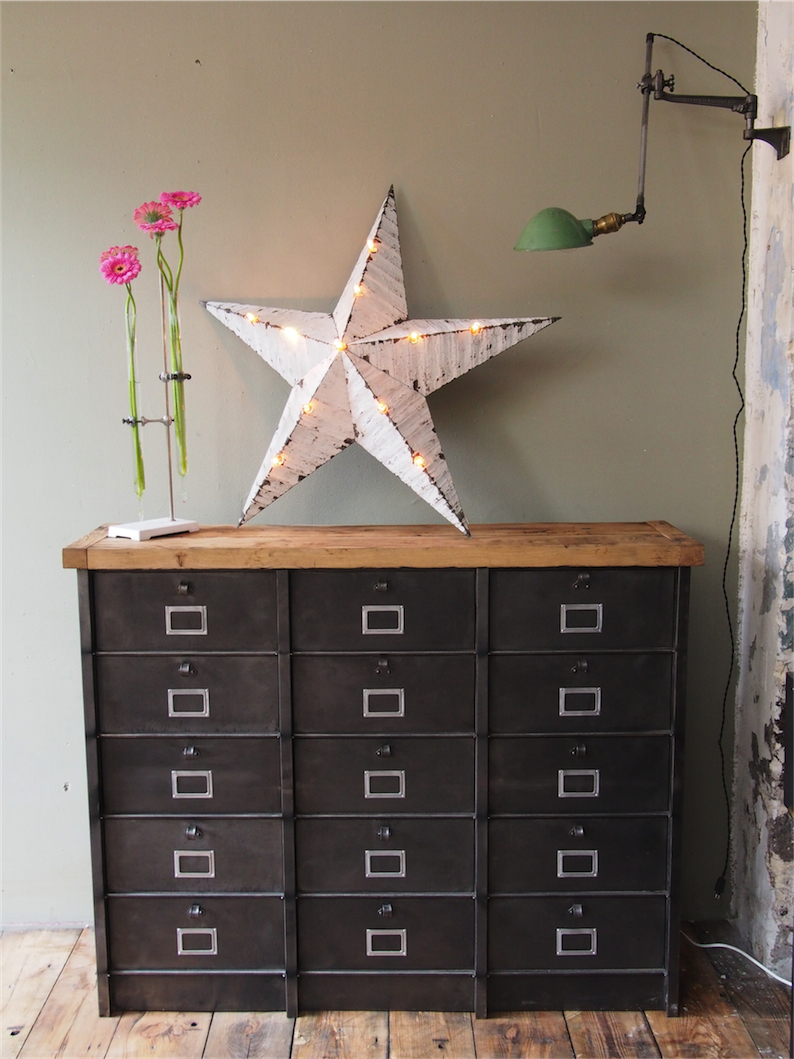 ancien grand meuble 15 casiers industriel strafor plateau chene massif – Image 8