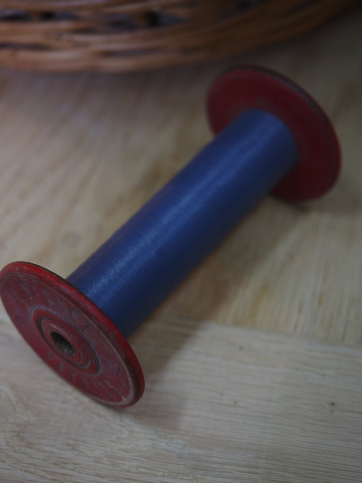 bobine filature rouge fil bleu stock vintage – Image 5