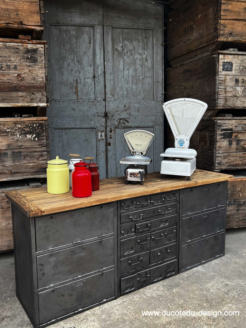 enfilade industrielle 6 compartiments 18 tiroirs atelier militaire plateau vieux chene massif – Image 2